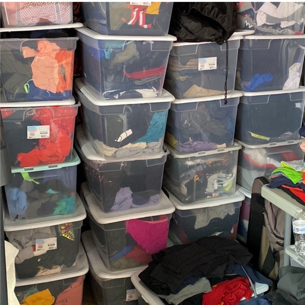 I am liquidating my complete closet. Take advantage 50 to 70% off.